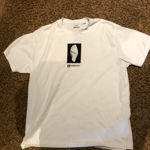 Burtberry - White burberry logoed T- Shirt